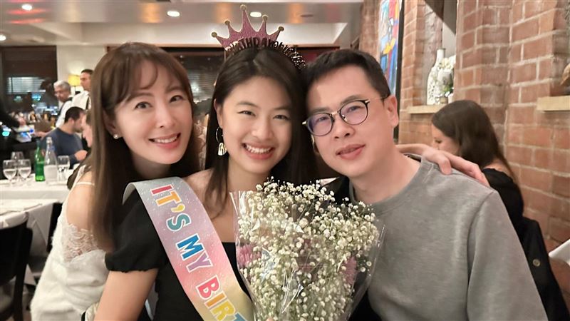 賈永婕凌晨深情告白：第一眼就瘋狂愛上你