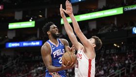 ▲恩比德（Joel Embiid）攻下全場最高39分，76人不敵火箭。（圖／美聯社／達志影像）
