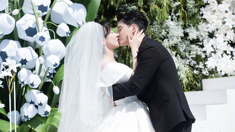 女星結婚1個月　「失控發文」爆婚變