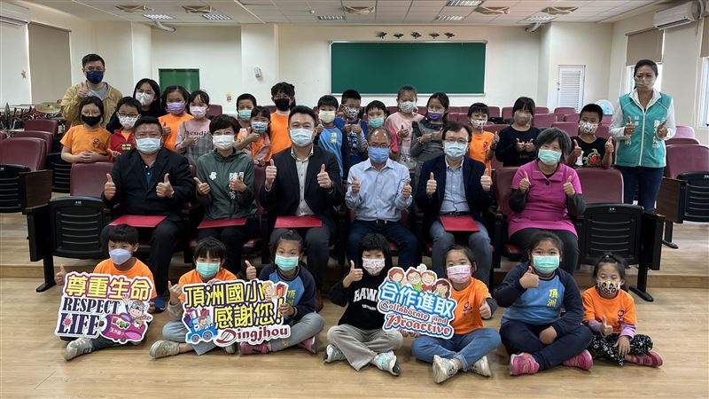 職達公益愛心在地　偏鄉小學英語教學