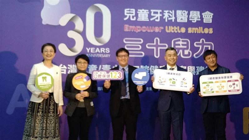 5歲童疫情2年沒看牙醫　牙全爛拔掉9顆牙