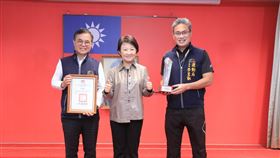 都發局長黃文彬2022年12月6日於市政會議將此殊榮獻予市長盧秀燕(圖/台中市政府)