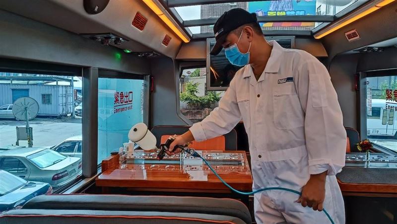 口罩鬆綁　餐廳抗病毒妙招「鍍膜」迎尾牙