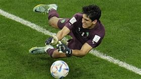 摩洛哥門將博努（Yassine Bounou）成功攔阻西班牙。（圖／美聯社／達志影像）