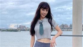 56歲胡文英身材、臉蛋保養得宜。（圖／翻攝胡文英IG）