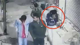 少年散步打噴嚏⋯秒倒地死亡 印度