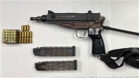 反恐部隊配槍，每分鐘射速850發，廚師，VZ61型蠍型衝鋒槍，落網，台中(圖／翻攝畫面)