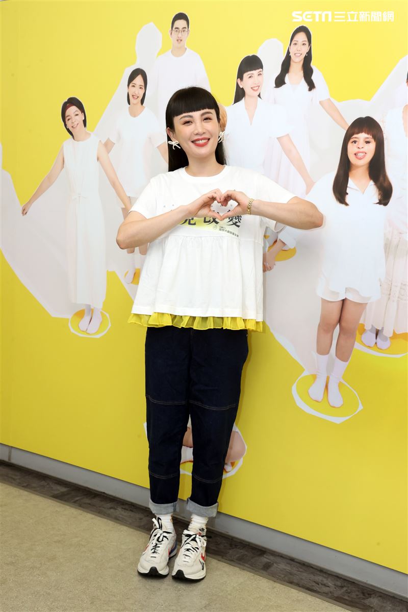 魏如萱出席為羅慧夫顱顏基金會看見改變公益攝影展。（記者邱榮吉/攝影）