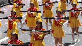 景美女中儀隊參加英雄大遊行（1）2019台灣英雄大遊行10日自愛國西路小南門集結出發，途經館前路與漢口街交叉口，景美女中樂儀隊參加遊行。中央社記者吳家昇攝  108年10月10日