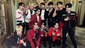 韓團OMEGA X成員由各解散團體與選秀節目所組成。（圖／翻攝自OMEGA X推特）