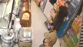 彰化溪湖，詐騙集團車手，招募逃逸外籍移工，點外送下樓，暴露行蹤，逮捕(圖／翻攝畫面)