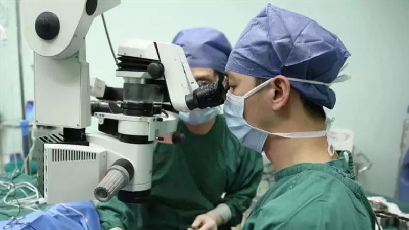 14歲童近視千度「黑影飄」視網膜剝離沒救