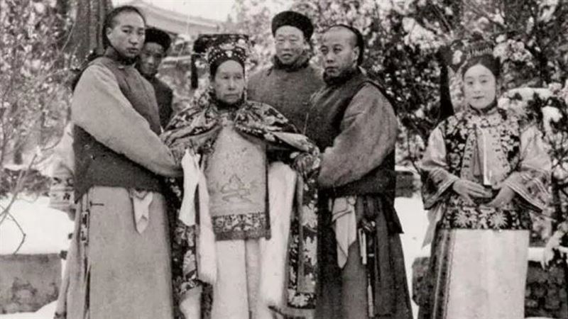 清亡後李蓮英的姐姐才敢說出：慈禧非病死