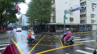 全台違規冠軍！汽機車閃紅未停比例逾96%