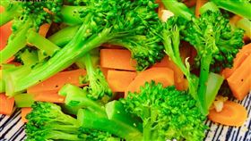 陳冠蓉指出，青花筍富含蘿蔔硫素、吲哚、槲皮素。（圖／翻攝自陳冠蓉臉書）