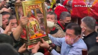 2千人迎大甲媽駐駕水仙宮　信徒獻上3金牌