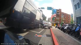 鎮暴車,石牌,保一總隊,車禍,北投（圖／翻攝畫面）