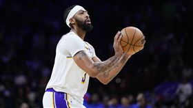 ▲戴維斯（Anthony Davis）錯失「再見罰球」的機會，使湖人進入延長賽。（圖／美聯社／達志影像）