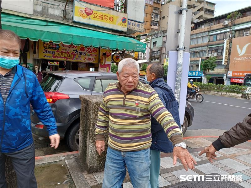 曾自掏腰包宴請街友、被稱為「刈包吉」的萬華善人廖榮吉,傳9月初感染新冠肺炎後病情加劇,住院治療仍未好轉,於9月29日病逝,享壽86歲。(示意圖/資料照)