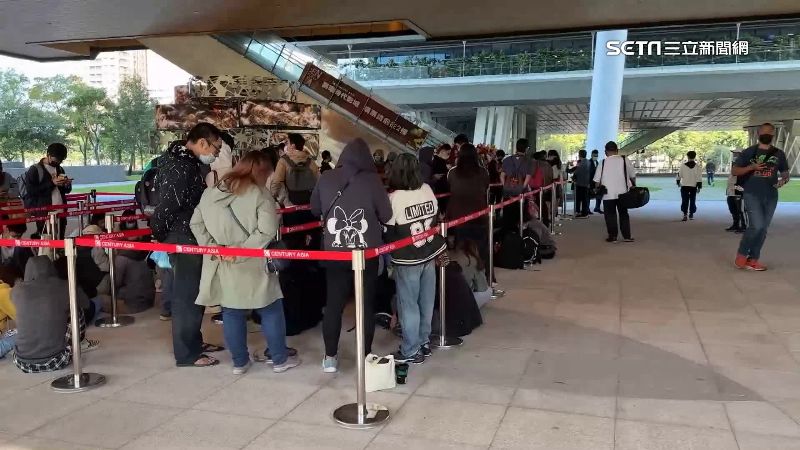 搶1元電影票　頭香民眾：清晨3點出發