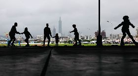 中部以北迎風面擴散條件佳　空品多為良