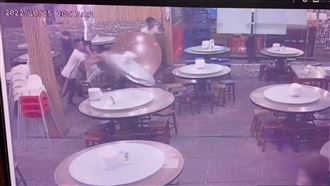 知名甕窯雞店又被砸店！翻桌猛砸畫面曝光