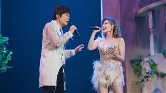 孟慶而辣挺洪榮宏　超兇身材全看光