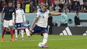 ▲凱恩（Harry Kane）8強進球一度幫英格蘭扳平戰局，追平魯尼在國際賽進球數的隊史紀錄。（圖／美聯社／達志影像）