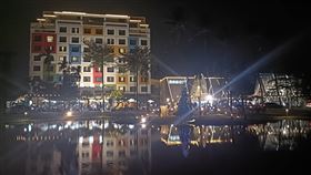 台南,聖誕節,頑皮世界,吉祥物,聖誕樹,市集,落羽松,弱勢