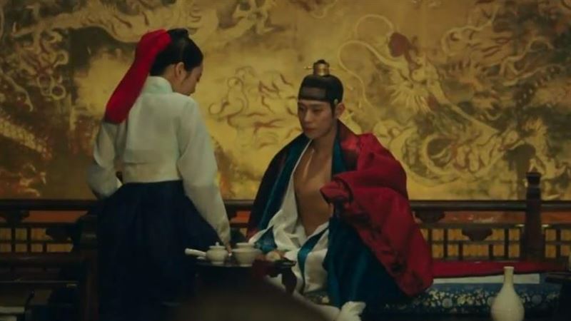 宮女扒衣挑逗！朝鮮君王喝威爾鋼慾火焚身