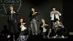 Ozone祖安、子翔、哲言、佳辰、煥鈞和文廷出席新北歡樂耶誕城。（圖／記者楊澍攝影）