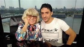 英國,埃及,伊布里罕,瓊絲,愛愛,送醫（圖／翻攝自IG）