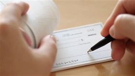 報酬,支票,新北,土城,1成,公示催告（示意圖／pexels）