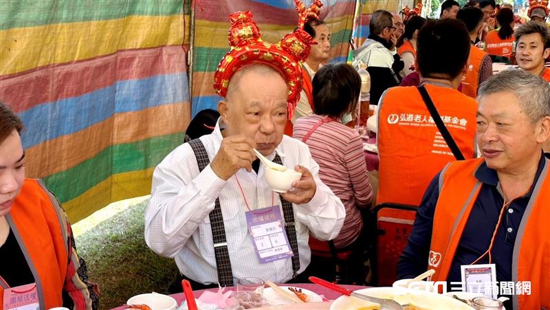 花8百萬救不回妻　獨居爺再吃到圍爐笑了
