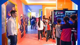 ▲南投埔里忠孝國小學童至內政部消防署訓練中心「防災體驗館」體驗。（圖/內政部消防署、光陣三維科技提供）