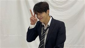 ▲韓星金宣虎因私生活爭議，而停工將近一年。（圖／翻攝自IG kimseonho_staff.diary）