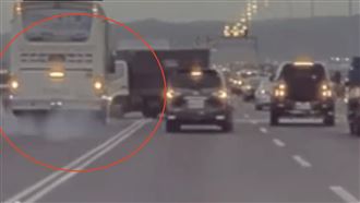 失控旋轉360度撞客運！駕駛慘死　畫面曝