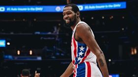 籃網杜蘭特領隊，作客輕取巫師。（圖／翻攝自籃網推特）