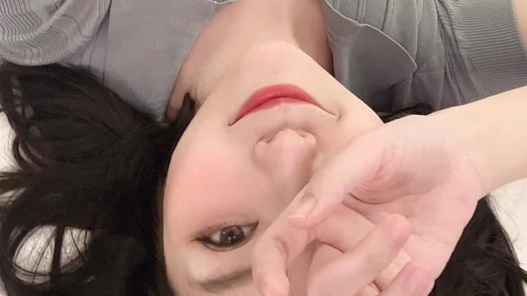 全台最兇議員曬男友視角　火辣短裙秀腿根