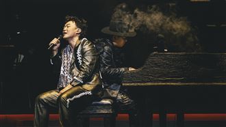 陳奕迅紅館開唱！台下觀眾驚見超大咖巨星