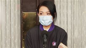 傳檢調查扣助理薪資清冊  高虹安：謠言止於智者鏡週刊報導，檢調偵辦新竹市長當選人、立委高虹安被控詐領助理費案，日前赴立法院查扣高虹安辦公室薪資清冊。高虹安（圖）13日在立法院受訪表示，報導諸多內容與事實不符，她沒有人頭助理，也無公器私用，盼謠言止於智者。中央社記者徐肇昌攝  111年12月13日