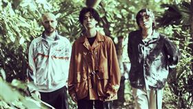 日本搖滾樂團「Newspeak」成員Steven（左起）、Rei和Yohey將來台演出。（圖／華納音樂國外部提供）