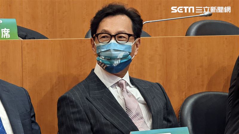 他們退位首富 旗下這公司竟逆勢上漲