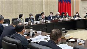 前副總統陳建仁今（14）日出席政院政務委員林萬億主持的「中央癌症防治會報第18次會議」。（圖／行政院提供)