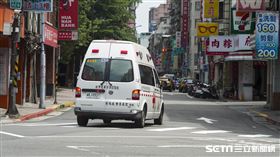 ambulance(記者陳弋攝影)