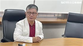 龍邦董事長劉偉龍質疑泰山出售全家股權的「合法性」。（圖／記者吳康瑋攝）