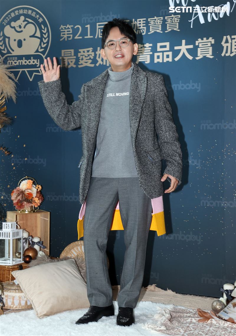 黃子佼出席媽媽寶寶雜誌「第21屆最愛婦幼菁品大賞」頒獎典禮。（記者邱榮吉/攝影）