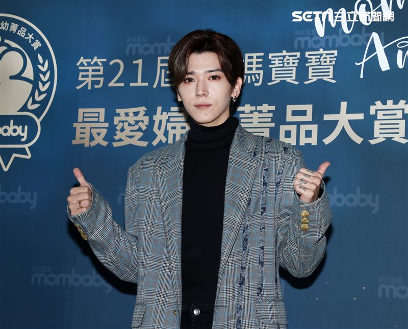 Bii畢書盡出席媽媽寶寶雜誌「第21屆最愛婦幼菁品大賞」頒獎典禮。（記者邱榮吉/攝影）