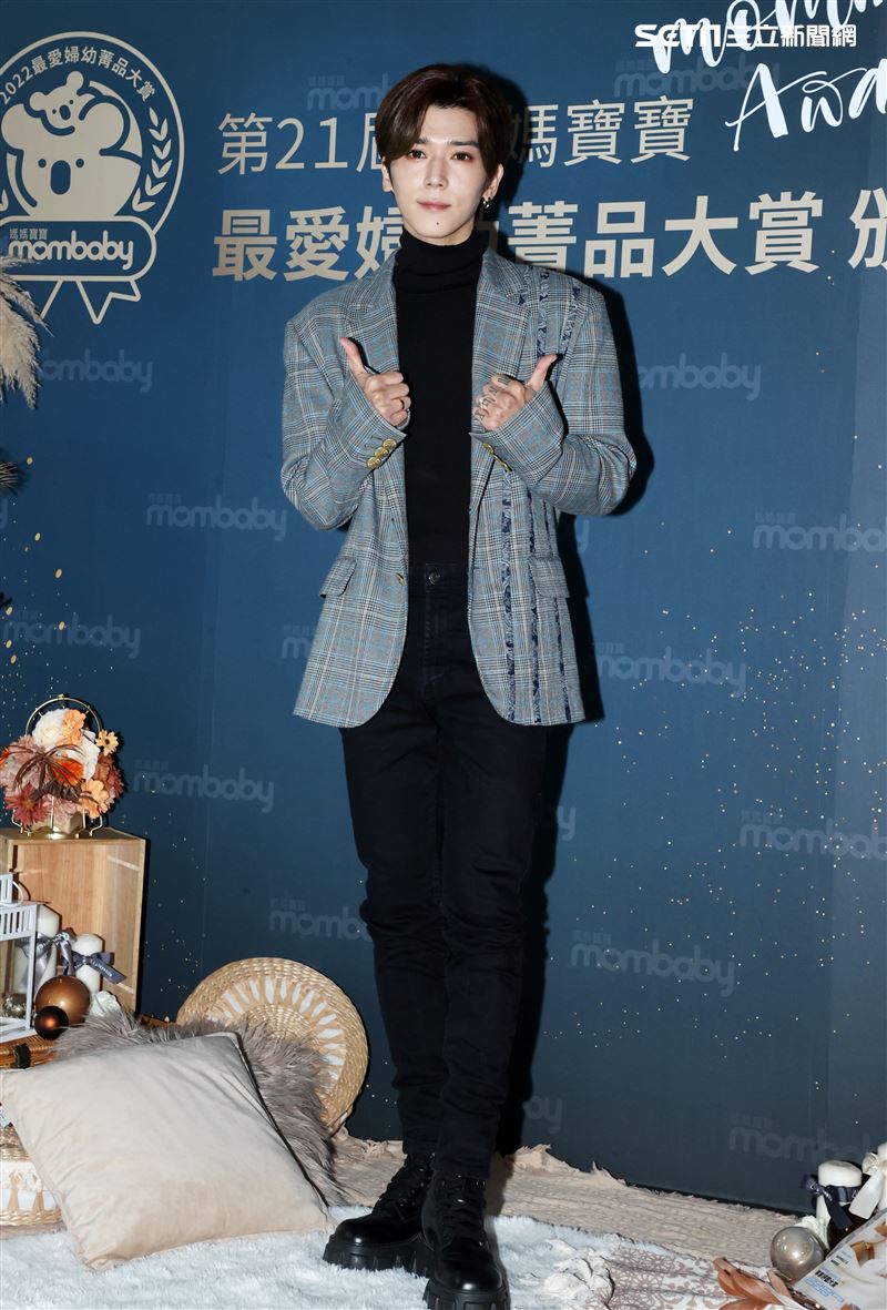 Bii畢書盡出席媽媽寶寶雜誌「第21屆最愛婦幼菁品大賞」頒獎典禮。（記者邱榮吉/攝影）