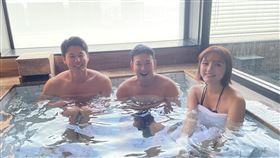 ▲威廉、風田與朵拉三人去到日本福岡出外景。（圖／TVBS提供）